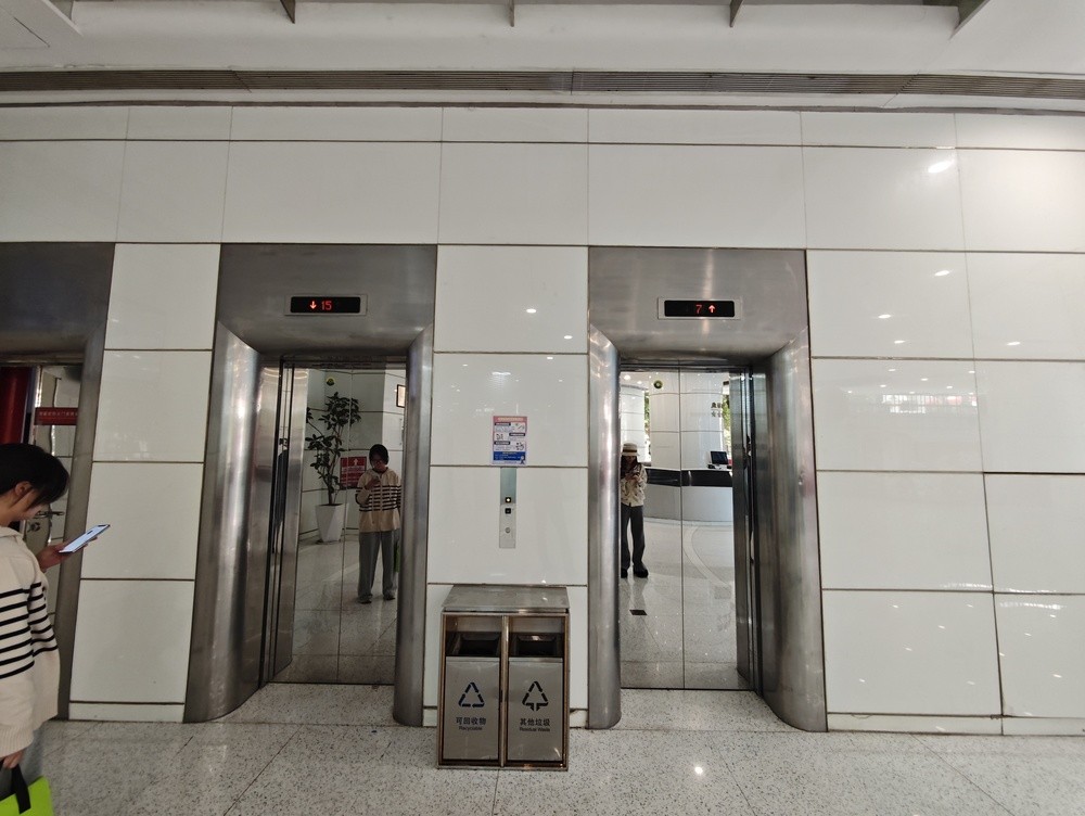 电梯厅1